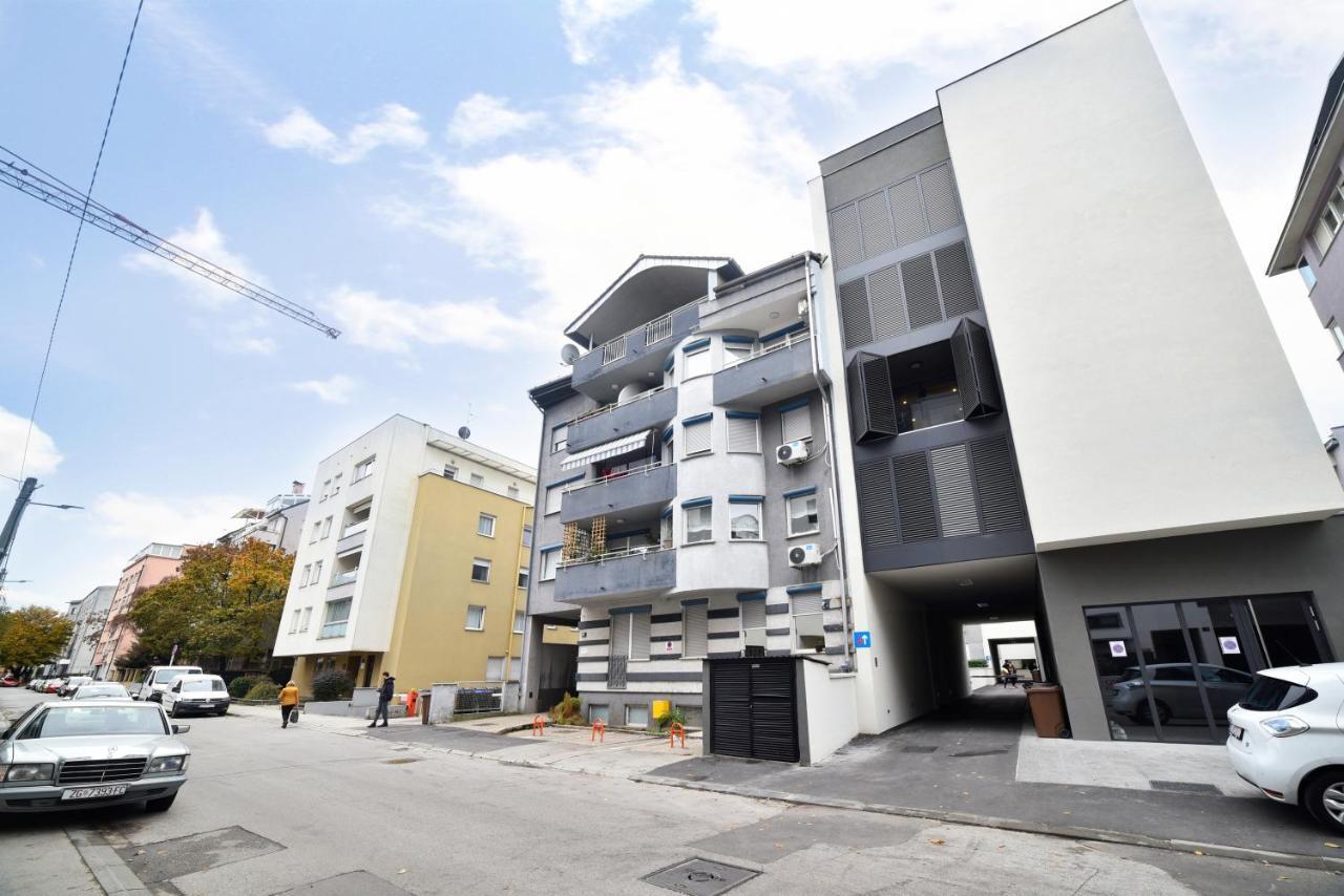 Ophelia Apartment With Parking Záhřeb Exteriér fotografie